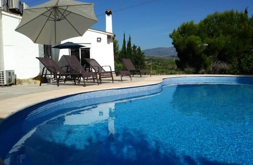 Empedrola Villa | Villa CALPE con piscina privada, jardín, en una zona muy tranquila.