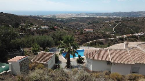 Arenas Villa | Villa Camakini with heated pool and sea View