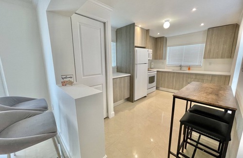West Little Havana Cabaña | Villa Capri Cozy 2 Bedroom Cottage in the heart of Miami