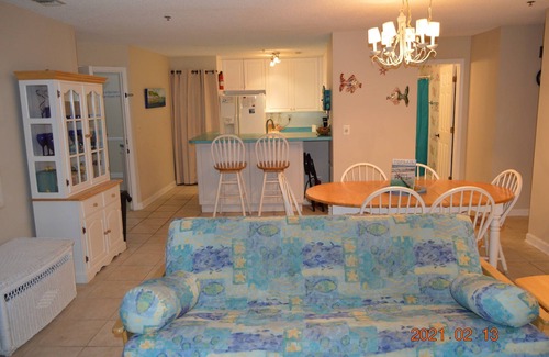 North Topsail Beach Complejo | Villa Capriani Ocean Front Resort King Suite 3-4 BR's