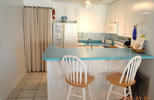 North Topsail Beach Complejo | Villa Capriani Ocean Front Resort King Suite 3-4 BR's