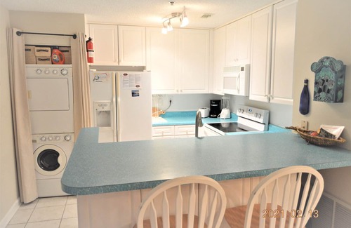 North Topsail Beach Complejo | Villa Capriani Ocean Front Resort King Suite 3-4 BR's