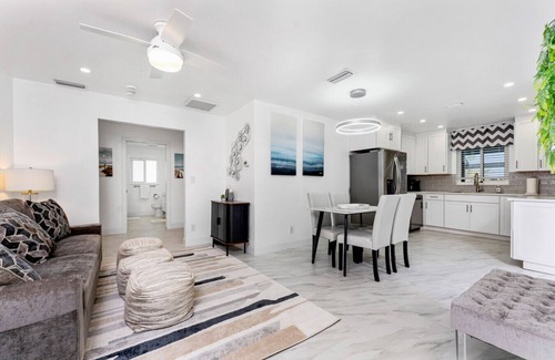 Punta Gorda Apartamento | V Capri - Waterfront Luxury Home - Free Amenities/Pool/Dock - Punta Gorda, FL