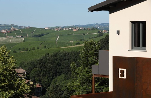 Barolo Apartamento | Villa Carla Barolo: Brunate Suite