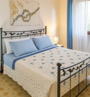 Sperlonga Apartamento | Villa Carla con passaggio privato al mare e posto auto
