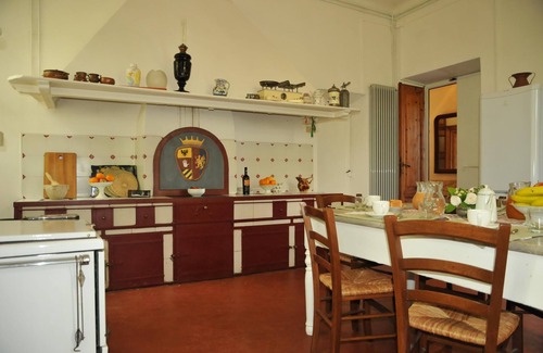 Sarzana Villa | VILLA CARLOTTA 9 PAX, villa histórica, BBC, WI-FI, hermoso jardín, cerca de 5Terre
