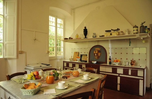 Sarzana Villa | VILLA CARLOTTA 9 PAX, villa histórica, BBC, WI-FI, hermoso jardín, cerca de 5Terre