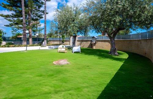 Arenella Villa | VILLA CARMELA ARENELLA: en un entorno tranquilo y confortable a 800 metros del mar
