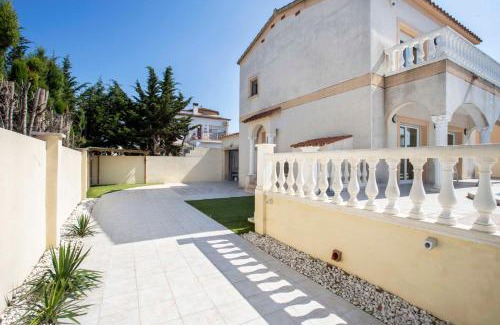 Castello d'Empuries Casa | Villa CARMENÇÓ