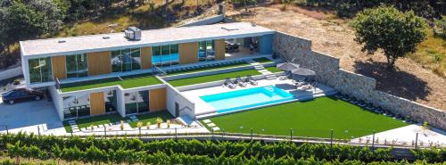 Sao Tiaguinho Villa | "Villa Carpe Diem" Country house