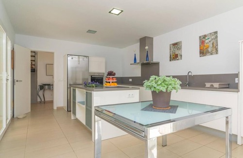 Provensals Villa | Villa 'Carritx' con vistas a la montaña, Wi-Fi y aire acondicionado