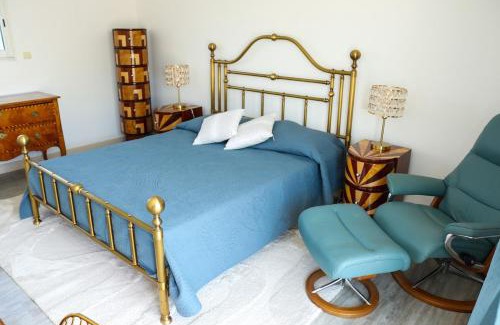 Sete Villa | Villa Casa Bianca Beachfront Villeroy
