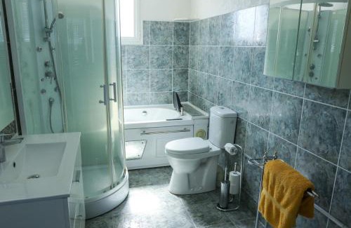 Sete Villa | Villa Casa Bianca Beachfront Villeroy