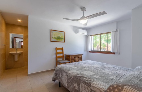 Los Cerezos Villa | Villa Casa Henry con vistas a la montaña, piscina y Wi-Fi