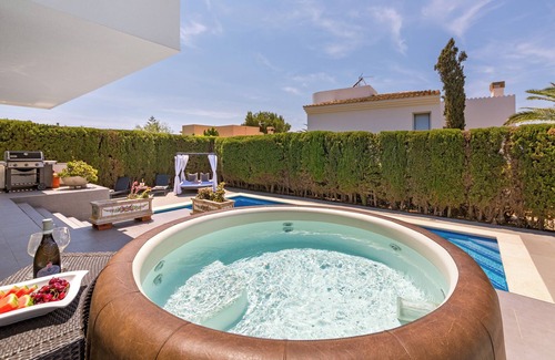 Badia Blava Villa | Villa Casa Kristel Mallorca con piscina en el segundo línea del mar