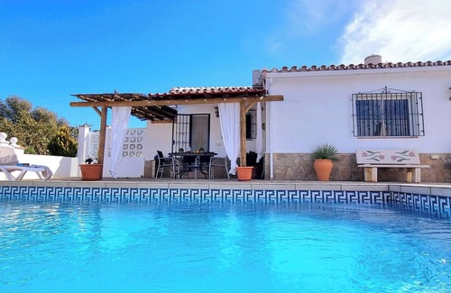 Torrox Villa | Villa "Casa La Paz" con vistas al mar, piscina y Wi-Fi