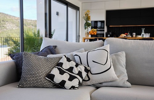 Vallpineda Villa | Villa Casa Selva 10 minutes en coche de Sitges. Nueva y Alto Diseño.