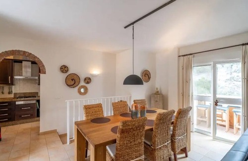 Los Cortijillos Villa | Villa 'Casa Siempre Verde' con vistas a la montaña, Wi-Fi y aire acondicionado