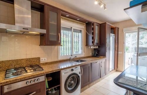Los Cortijillos Villa | Villa 'Casa Siempre Verde' con vistas a la montaña, Wi-Fi y aire acondicionado