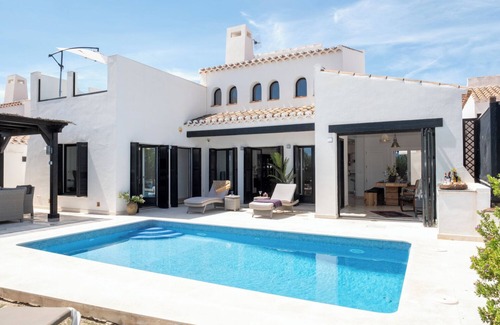 Caserio Los Tarquinos Villa | Villa 'Casa Trebol - Piscina privada' con vistas a la montaña, Wi-Fi y aire acondicionado