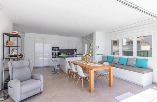 Moraira Villa | Villa 'Casa Viviana' con vistas al mar, piscina, Wi-Fi, balcón, terraza y jardín