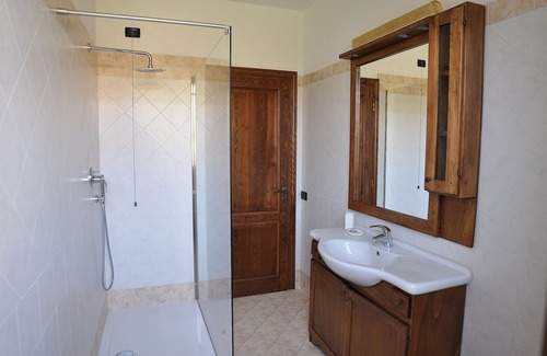 Porrena Villa | VILLA CASENTINO: Villa de lujo con piscina privada inmersa en el verde del campo.