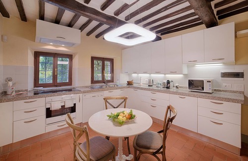 Castellina in Chianti Villa | Villa Castellina located in an organic boutique winery,