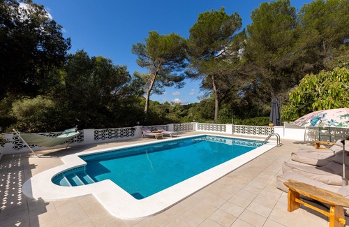 Menorca Villa | Villa Caterina, preciosa villa auténtica en un entorno boscoso.