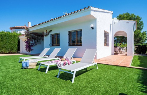 Les Tres Cales Villa | Chalet a Pie Cala Forn con Piscina, con piscina privada, terraza y Wi-Fi