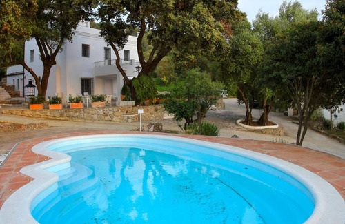 Ubrique Villa | Chalet 'Rural Los 20 Pilares' con vistas a la montaña, Wi-Fi y aire acondicionado