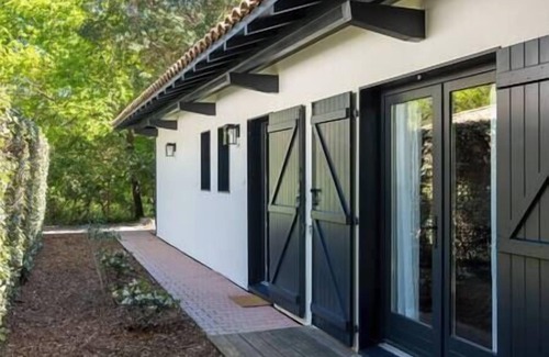 Pyla-sur-Mer Villa | Villa Chambrelent close to the beach