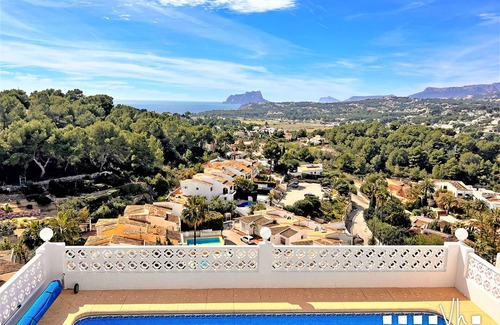 Paichi Villa | Villa CHAMPY en Moraira – Vistas al mar, piscina privada, 2 hab, aire acondicionado y wifi