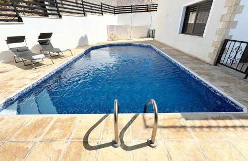 Peyia Town Villa | Villa Chara Spectacular panoramic views!