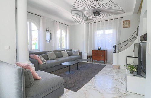 Juan-les-Pins Villa | SOUS BOIS - Charming villa with nice outdoor area & Jacuzzi at 200m from beaches of Juan