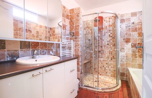 Juan-les-Pins Villa | SOUS BOIS - Charming villa with nice outdoor area & Jacuzzi at 200m from beaches of Juan
