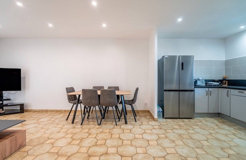 Beziers Villa | Villa 'Chataîgniers' con terraza privada, Wi-Fi y aire acondicionado