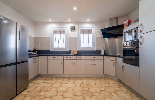 Beziers Villa | Villa 'Chataîgniers' con terraza privada, Wi-Fi y aire acondicionado
