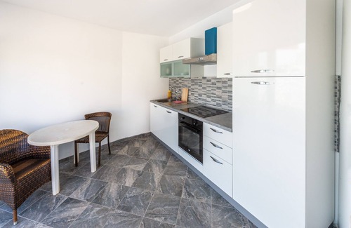 Zrce Villa | Villa Christina - habitación para 4 personas con piscina, wifi y aire acondicionado