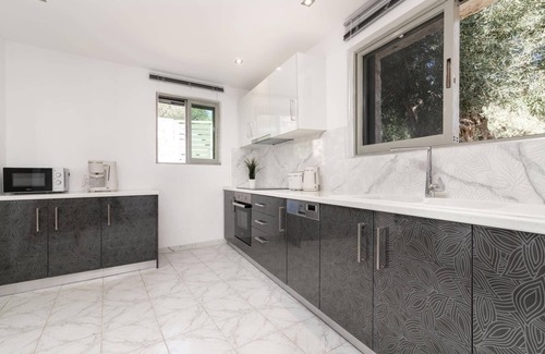 Alonia Villa | Villa Chrysso Horio 3 by Villa Plus