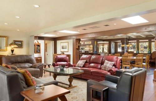Warm Sands Villa | Villa Coffee House