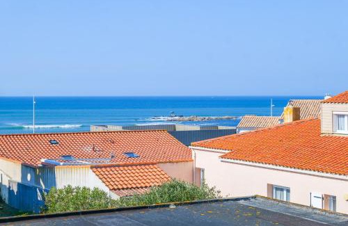 Chateau-d'Olonne Villa | Villa Colette - vue mer - baie de Cayola - 9 personnes
