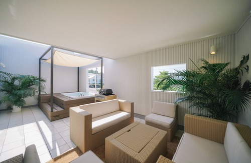 Nakama Villa | Villa Colors A