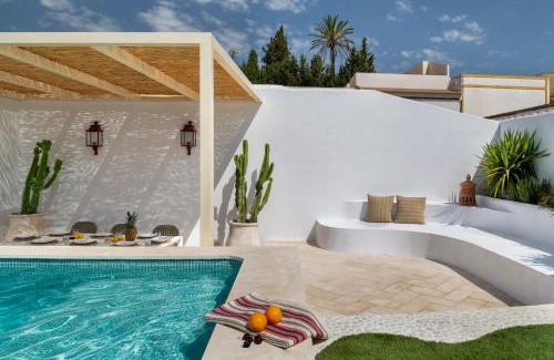 Alcalá de Guadaira Villa | Villa con piscina privada salada, solárium y 3 dormitorios