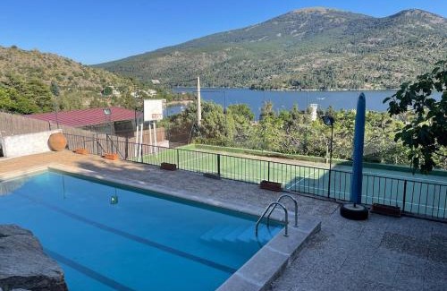 El Barraco Villa | Villa con piscina, jacuzzi y basket junto al lago de El Burguillo