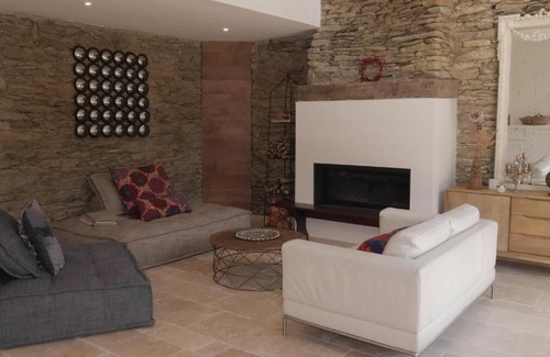 Locmaria Casa | Villa Contemporaine avec Jardin, à 1,5 km de la Plage: 8 pers., 2 Terrasses, Wi-Fi, Baignoire Balnéo - FR-1-418-198