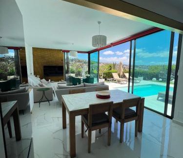 Salobre Villa | VILLA Cooper l HEATED Pool l PVT Garden I GOLF I SEA VIEWS