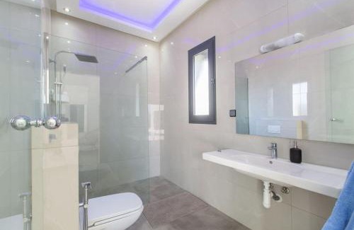 El Aggada Villa | Villa Coquelicot, modern style avec jacuzzi, piscine Chauffée