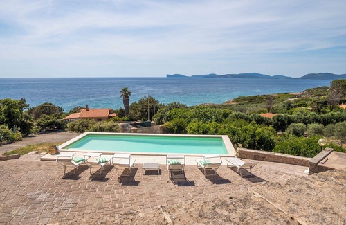 Alghero Villa | Villa 'Coral Bay' con vistas al mar, Wi-Fi y aire acondicionado