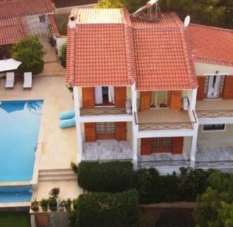 Saronikos Villa | Villa Corina near the Airport