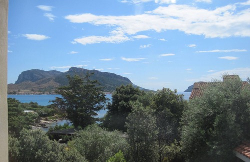 Baia Caddinas Apartamento | APARTAMENTO "VILLA CORMORANO" CON VISTAS AL MAR 'MIMOSE'